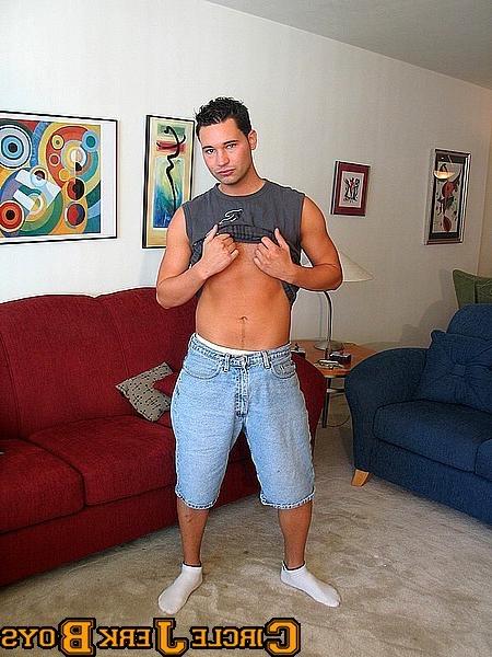 14P Hunk strips down to his boxers