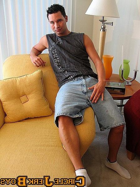 14P Hunk strips down to his boxers
