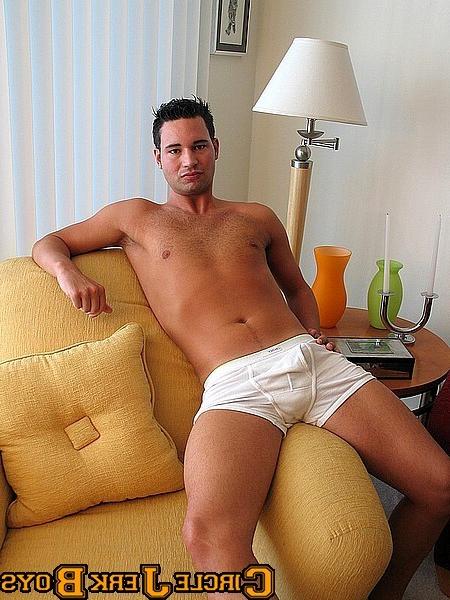14P Hunk strips down to his boxers