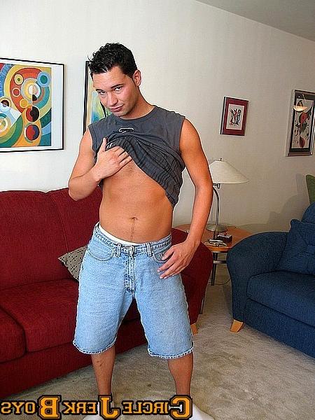 14P Hunk strips down to his boxers