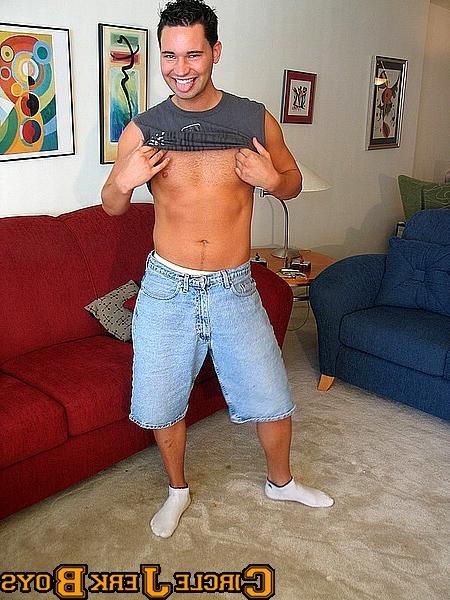 14P Hunk strips down to his boxers