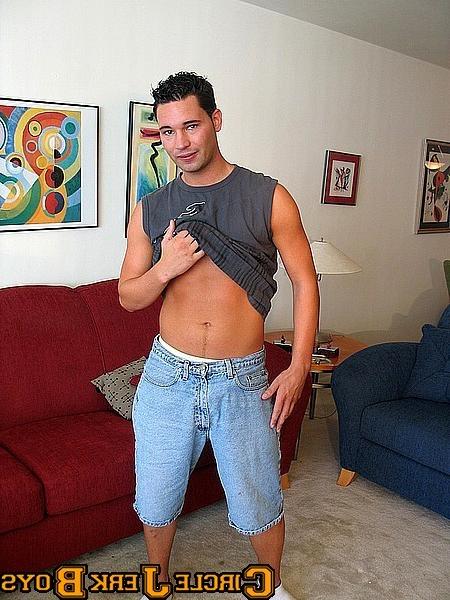 14P Hunk strips down to his boxers