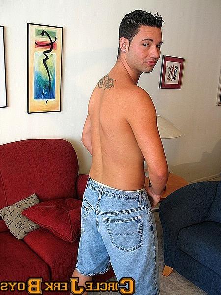 14P Hunk strips down to his boxers