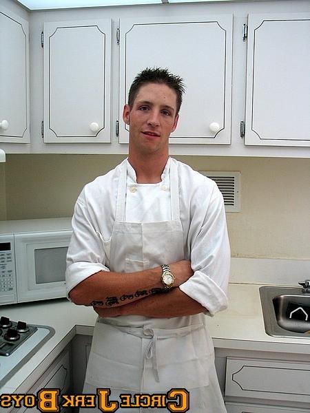 14P Hunk getting hot in the kitchen