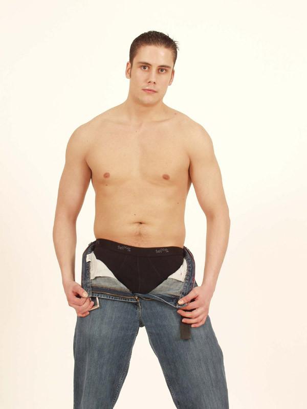 15P Hunk strips down to his undies