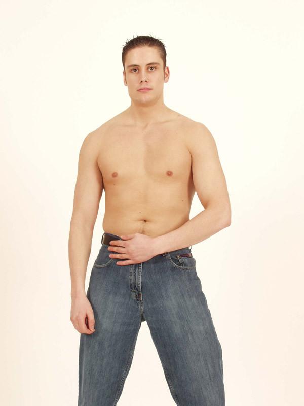 15P Hunk strips down to his undies