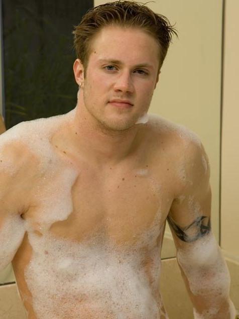 16P dirty gay masturbating and showing his spicy body