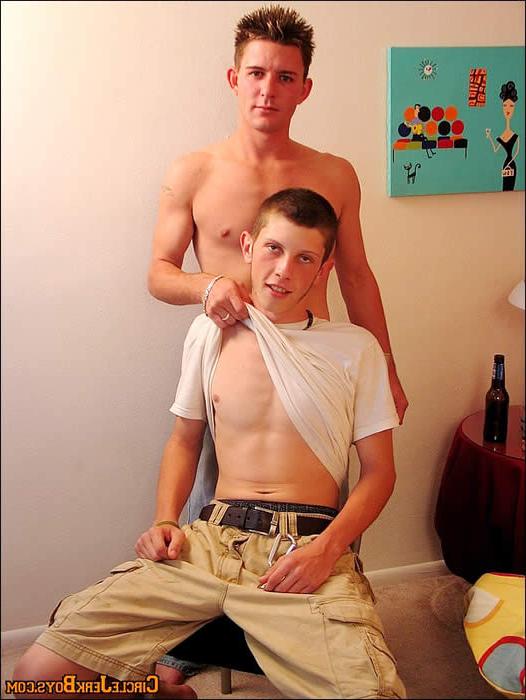 15P Two gay amateurs undressing each others
