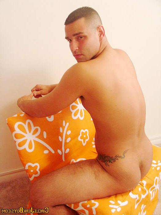 15P Straight amateur guy undressing