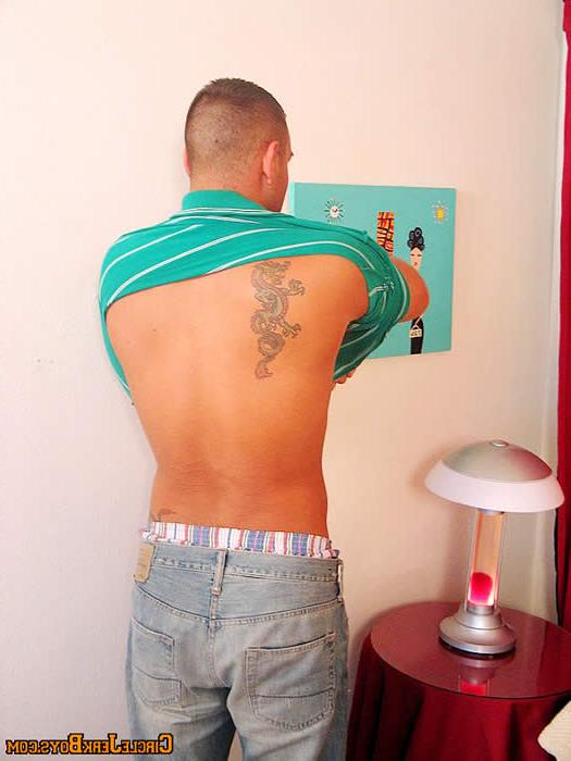 15P Straight amateur guy undressing