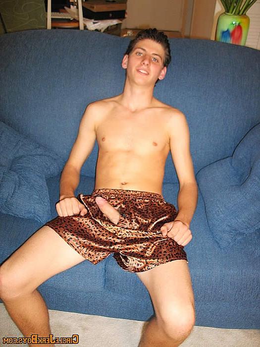 15P Horny straight stud jerking off