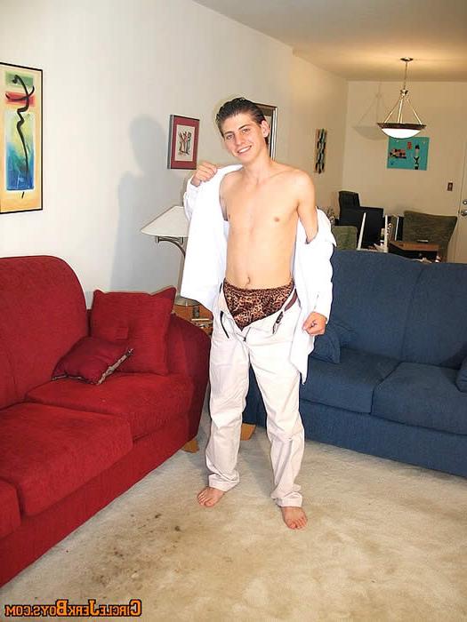 15P Horny straight stud jerking off