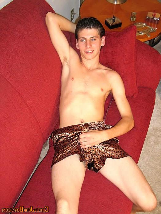 15P Horny straight stud jerking off