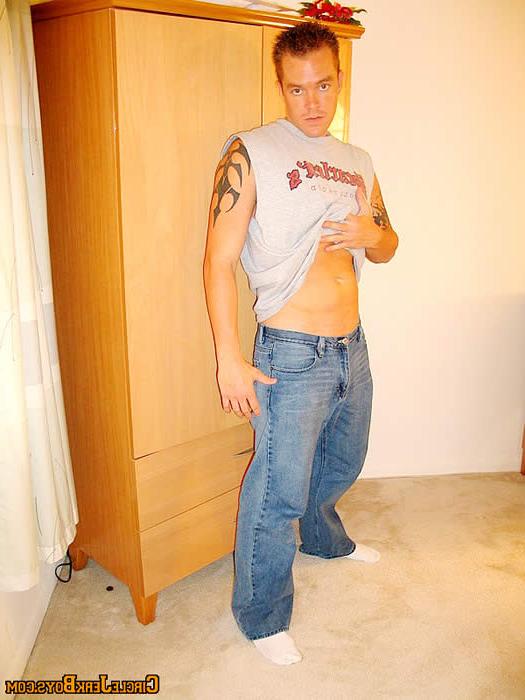 15P Horny straight guy jerking off