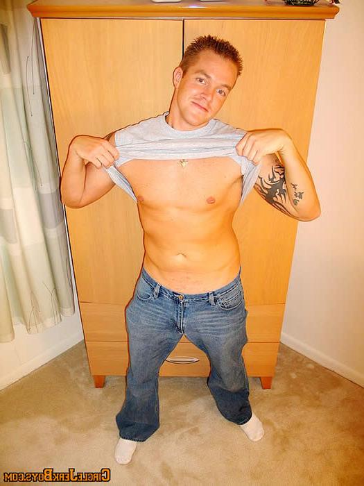 15P Horny straight guy jerking off