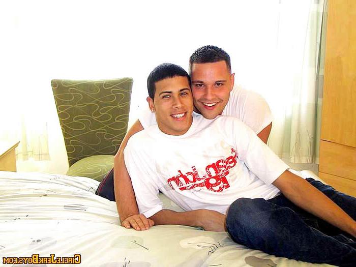 15P Two horny studs sucking cock