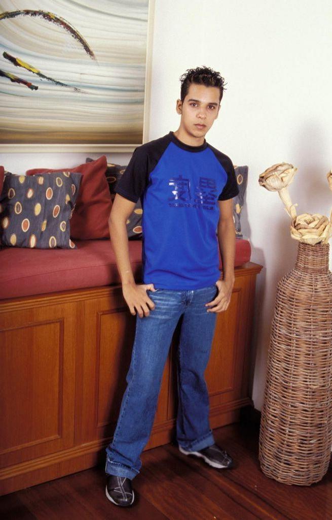 20P Latin gay twink strip teasing