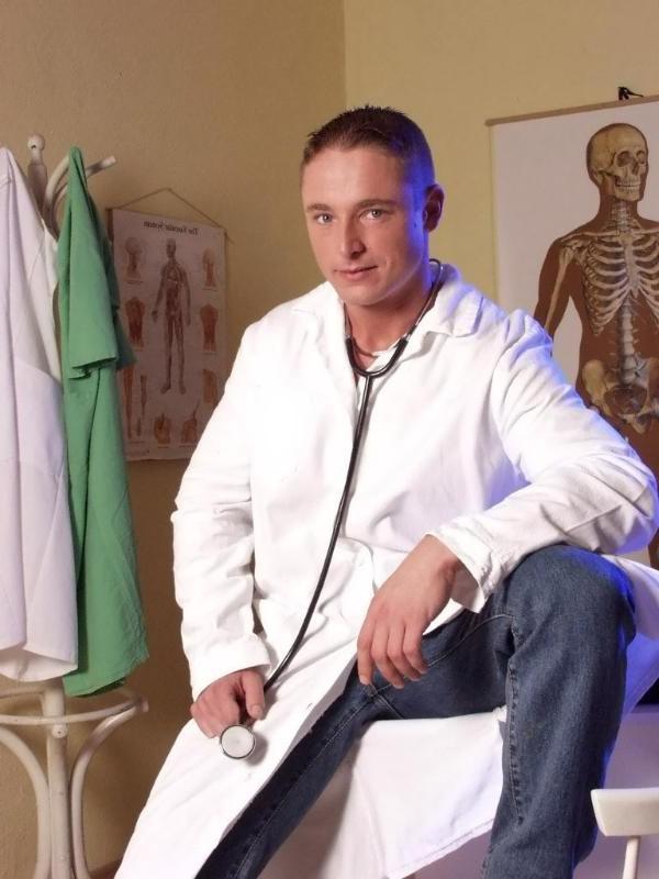 20P Big dicked naked gay hunk