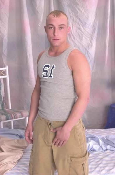 13P Amateur hunk stripping and showing his cock