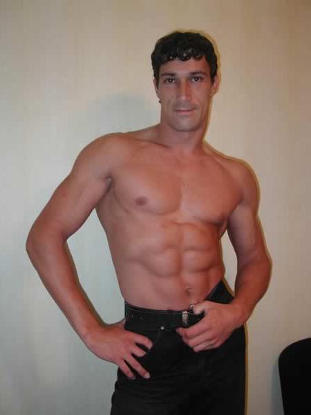 13P Muscular hunk showing off his body