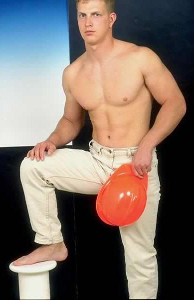 13P Muscular hunk posing nude