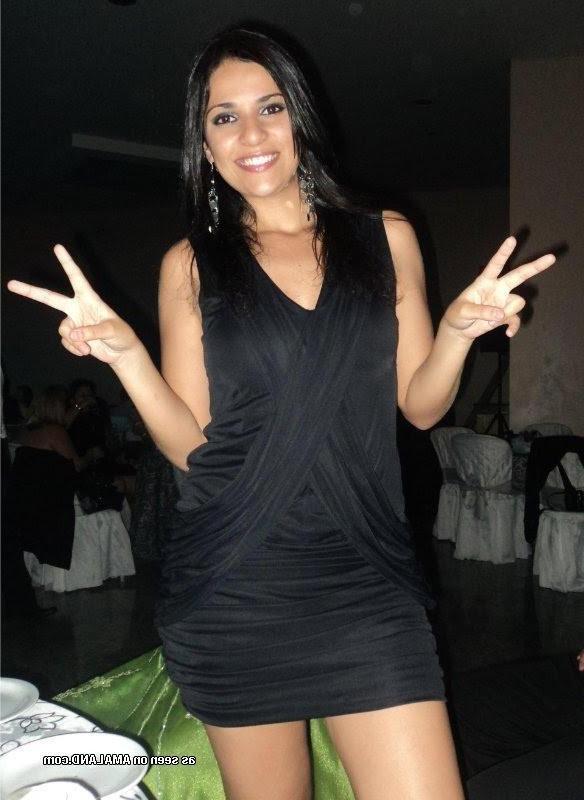 10P Collection of a hottie Spanish babe's sexy selfpics