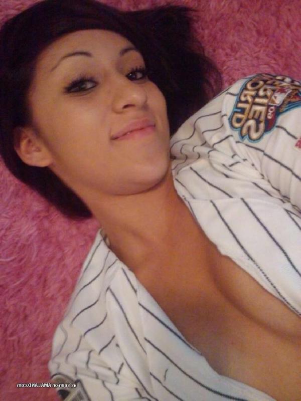 14P Slutty Spanish chick shows off her sexy tight body