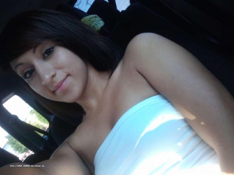 14P Slutty Spanish chick shows off her sexy tight body