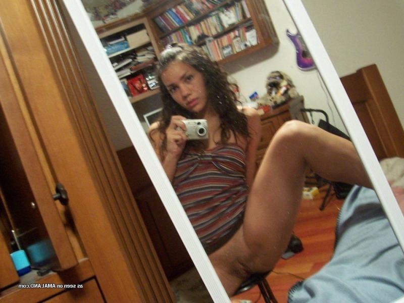 10P Horny Spanish hottie shows off her tits and pussy