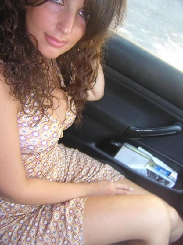 10P Spanish girlfriend displays her ass and wet hairy pussy