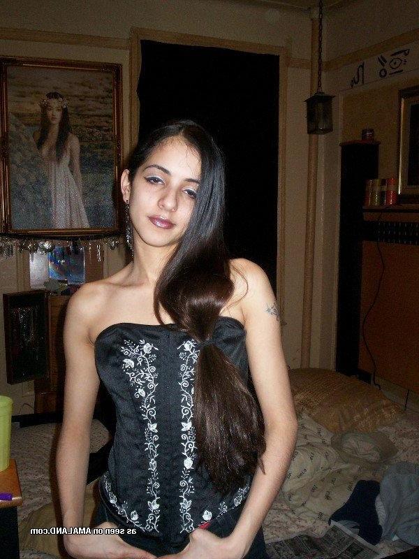 10P Collection of a slutty Spanish chick going topless on cam