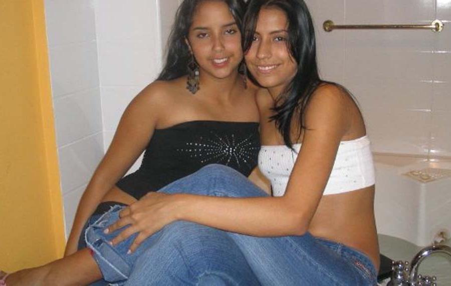 16P Nice gallery of fine sexy amateur Spanish senoritas