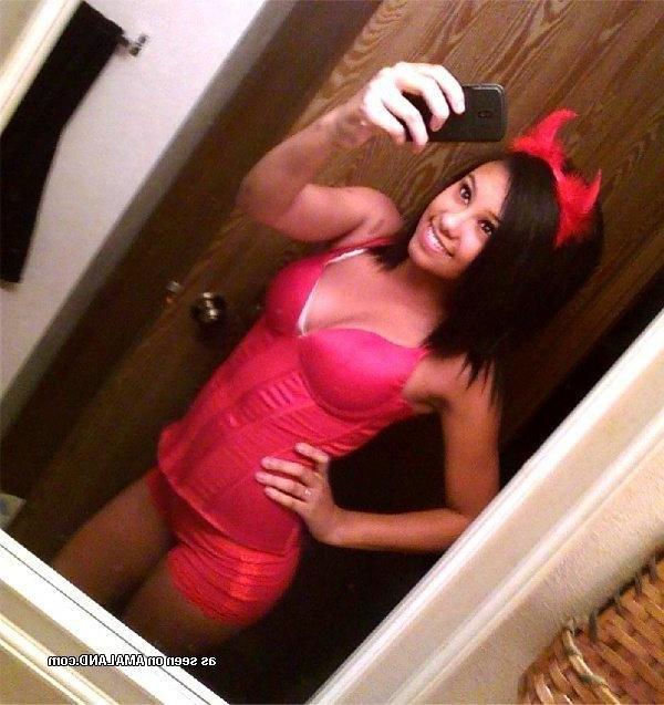 10P Two steamy hot sexy amateur Spanish chicas