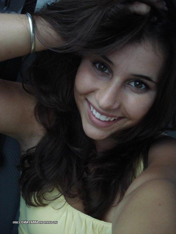 13P Gorgeous Spanish babe with fine tits showing her sexy body