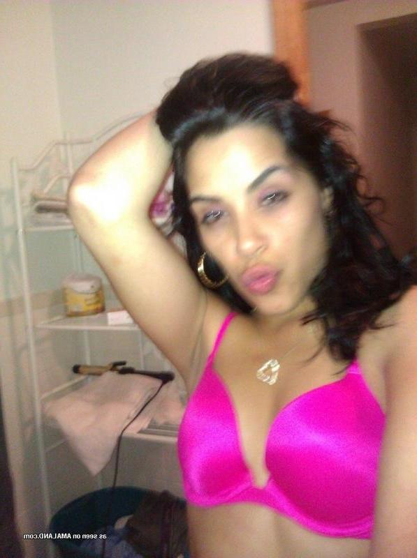 16P Photos of a gorgeous sexy hot-assed Spanish chick