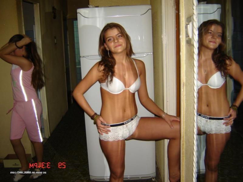 10P Naughty Spanish chicks like displaying their sexy ass