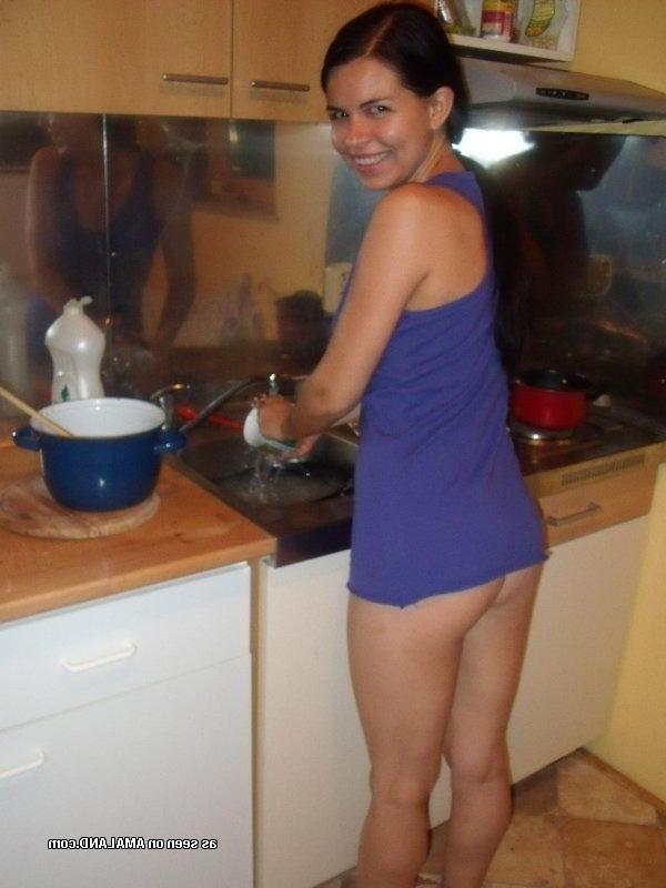 10P Sexy Spanish babe stripping naked for the cam