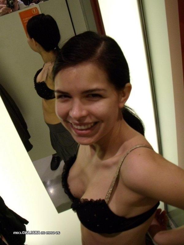 10P Sexy Spanish babe stripping naked for the cam