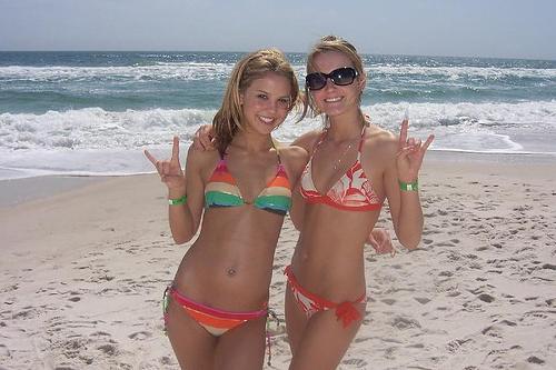 16P Photos chaudes en gros plan d'une chatte amateur humide