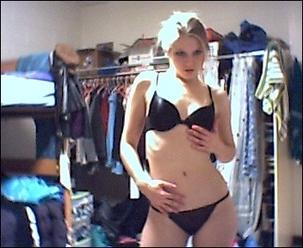 15P Hot closeup pictures of wet amateur snatch