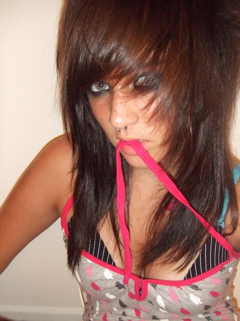 15P Horny emo teen girlfriends in selfshot pics
