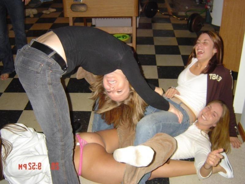 16P Amateur pics of horny girls being caught doing nasty things