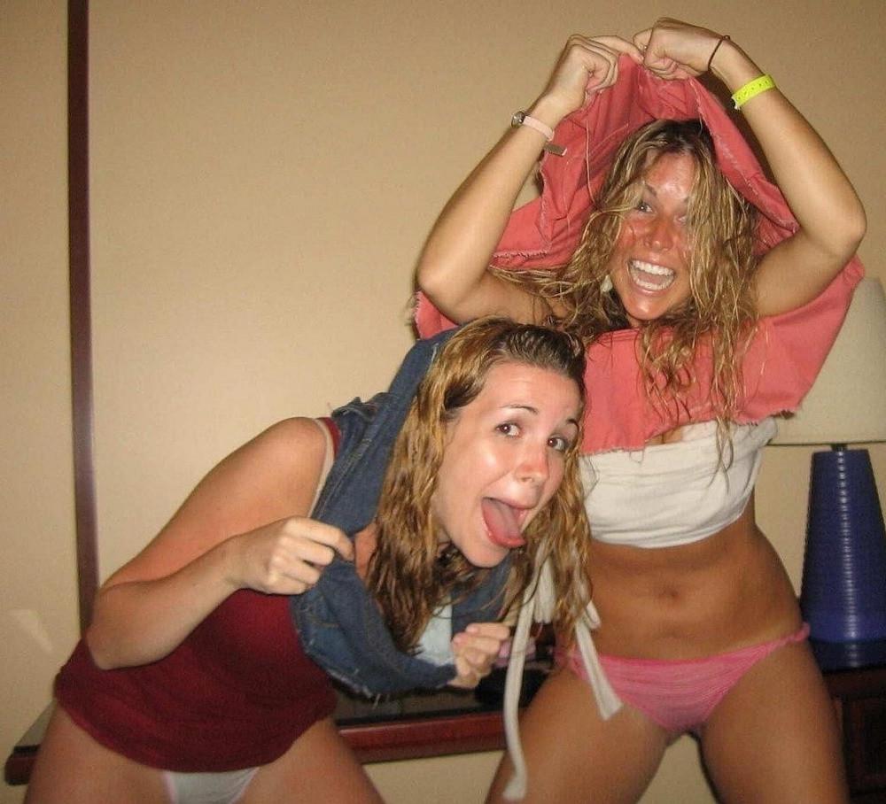 16P Amateur pics of horny girls being caught doing nasty things