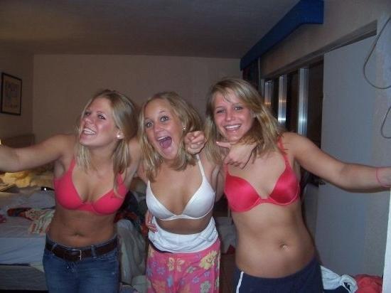 16P Amateur pics of horny girls being caught doing nasty things