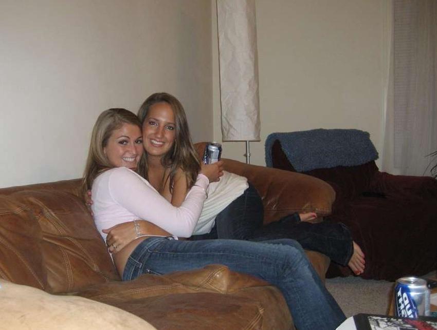 16P Amateur pics of horny girls being caught doing nasty things