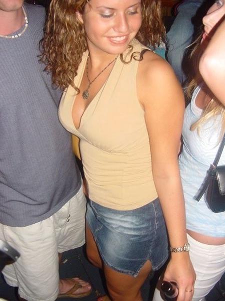 16P Amazing hot and sexy girls are caught on amateur video cam