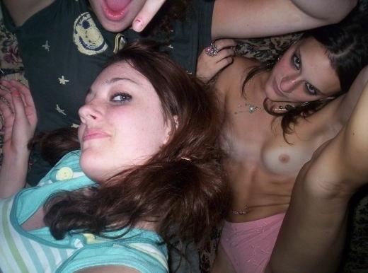 16P Amazing hot and sexy girls are caught on amateur video cam