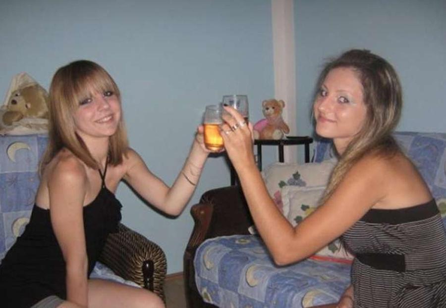 16P Amateur pics of horny girls being caught doing nasty things
