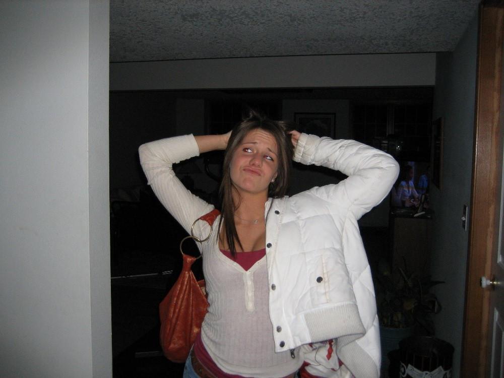 16P Amazing hot and sexy girls are caught on amateur video cam