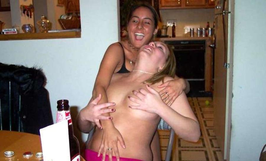 16P Amazing hot and sexy girls are caught on amateur video cam